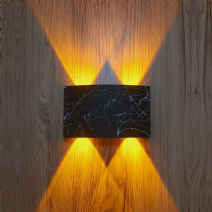 U2 Uranüs Mermer Desenli Işık Süzmeli Çift Yönlü Kendinden Ledli Aplik - Siyah Beyaz